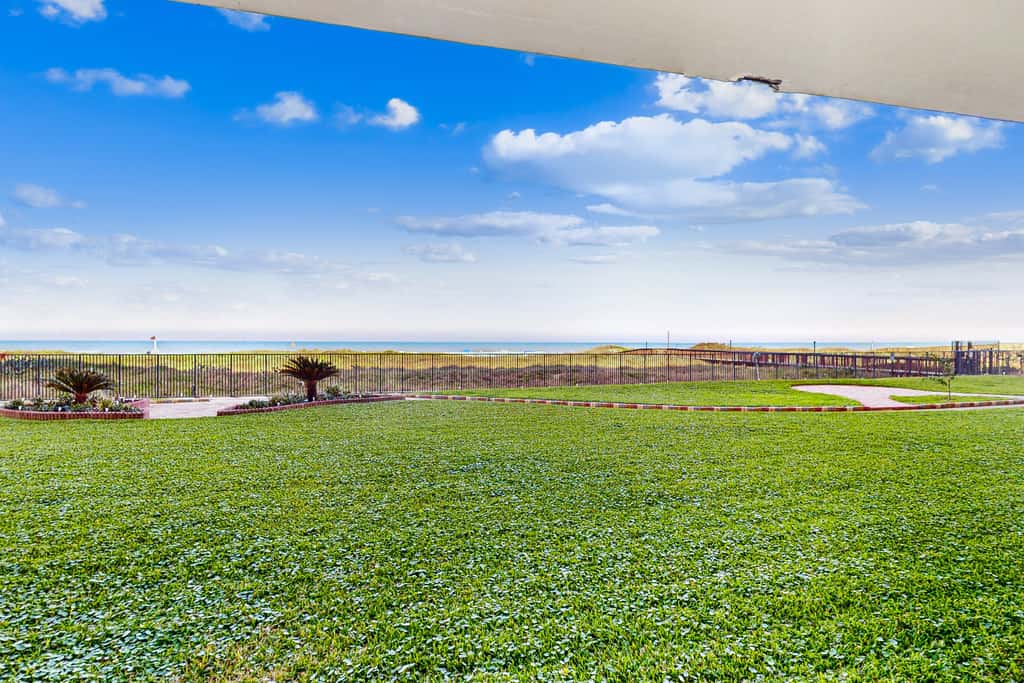 Resort 2BR w/ Patio, Perks: Suntide III - Unit 104