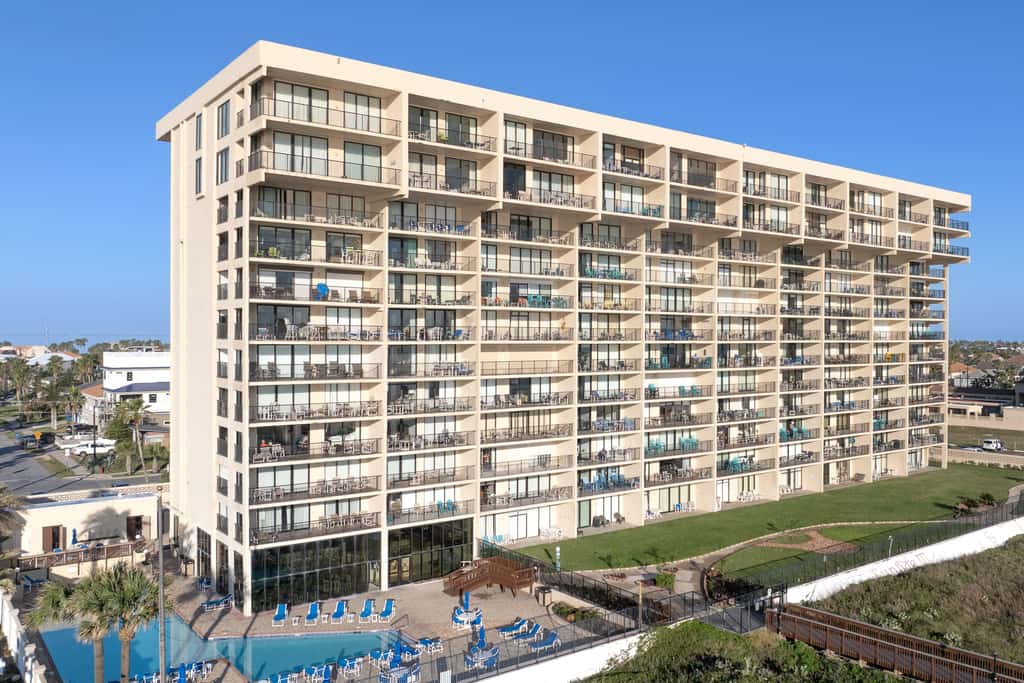 Resort 2BR w/ Patio, Perks: Suntide III - Unit 104