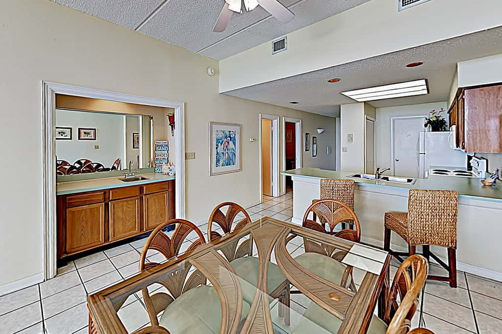 Resort 2BR w/ Patio, Perks: Suntide III - Unit 104