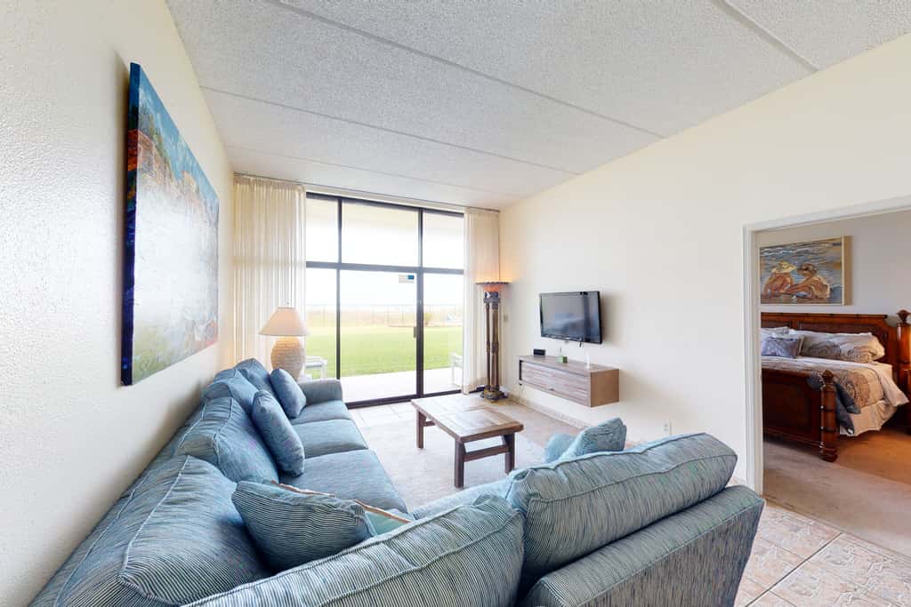 2BR w/ Patio, Luxury Perks: Suntide III - Unit 102