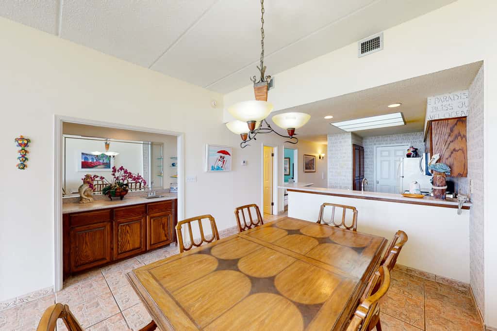 2BR w/ Patio, Luxury Perks: Suntide III - Unit 102