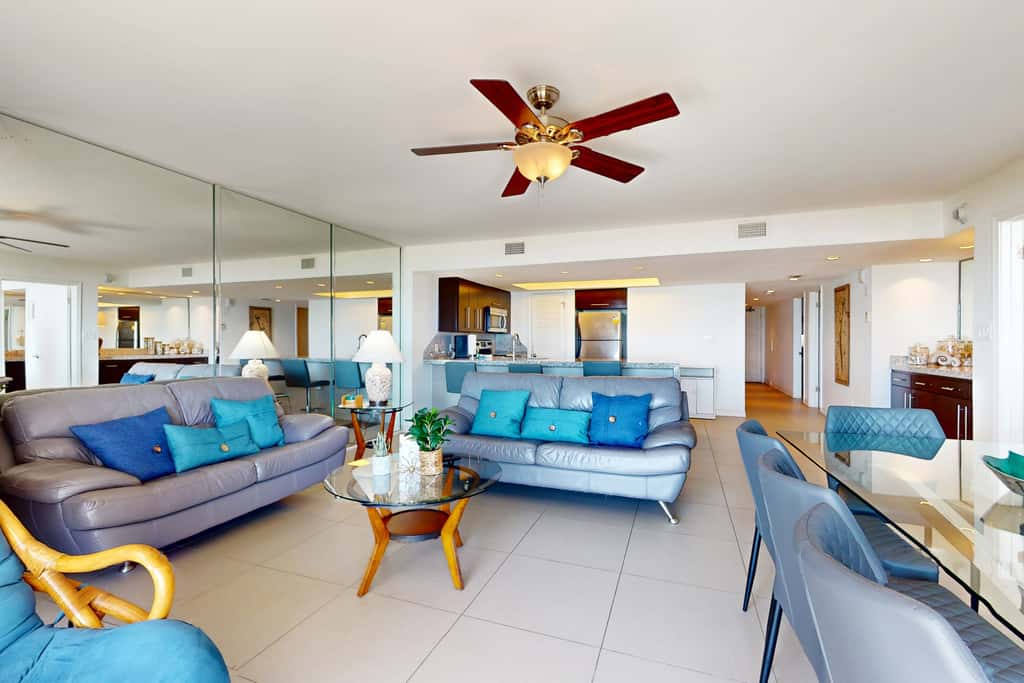 All-Suite Coastal Retreat: Suntide III - Unit 405