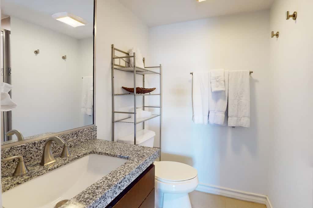 All-Suite Coastal Retreat: Suntide III - Unit 405