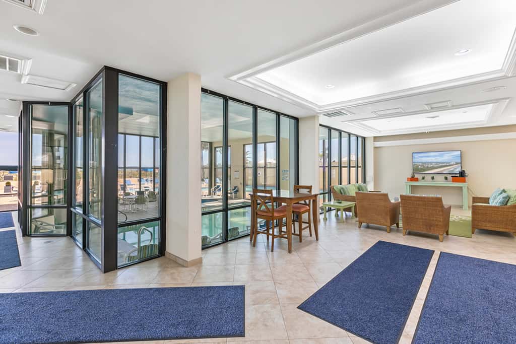 All-Suite Coastal Retreat: Suntide III - Unit 405