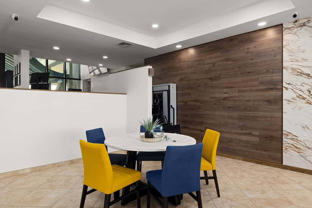 All-Suite Coastal Retreat: Suntide III - Unit 405