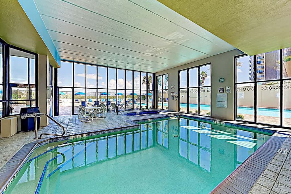 All-Suite Coastal Retreat: Suntide III - Unit 405