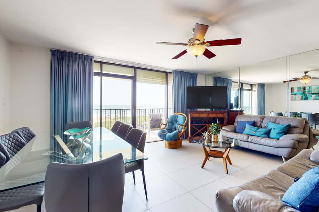 All-Suite Coastal Retreat: Suntide III - Unit 405