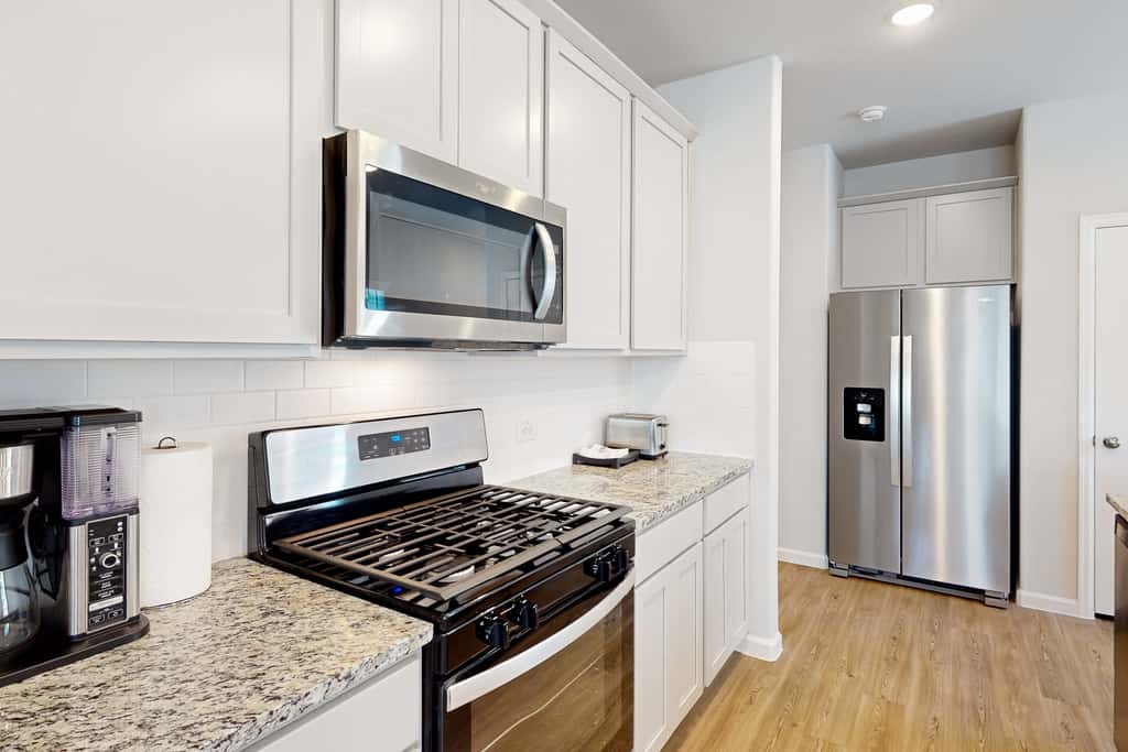 Patio Dining & Yard: Porter Escape, 3 Mi to Golf