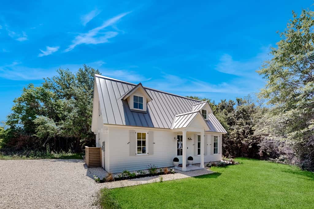 Off-Grid & Elegant Farmhouse Near Somerville Lake