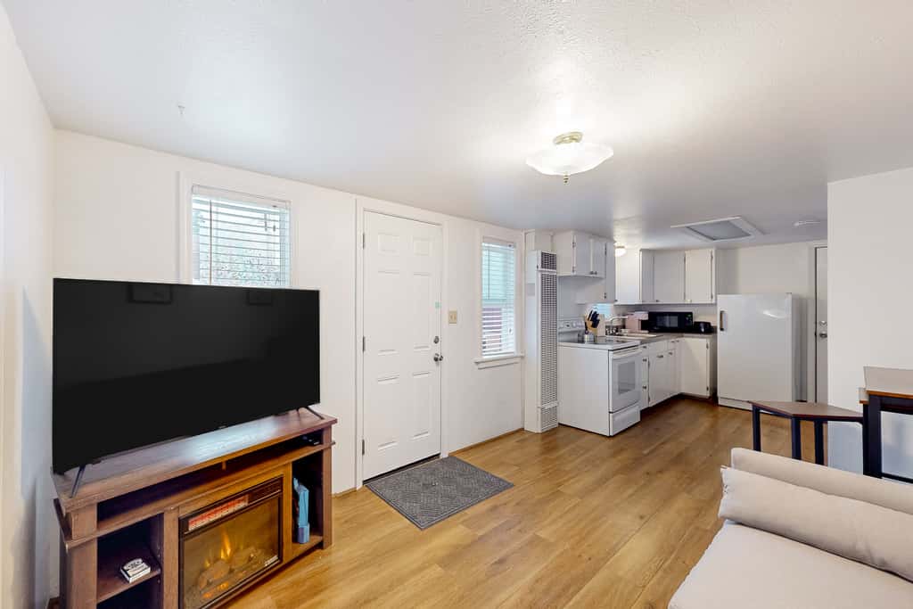 Near Golf & Parks! Couple's Haven in Klamath Falls
