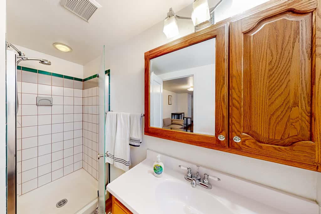 Near Golf & Parks! Couple's Haven in Klamath Falls