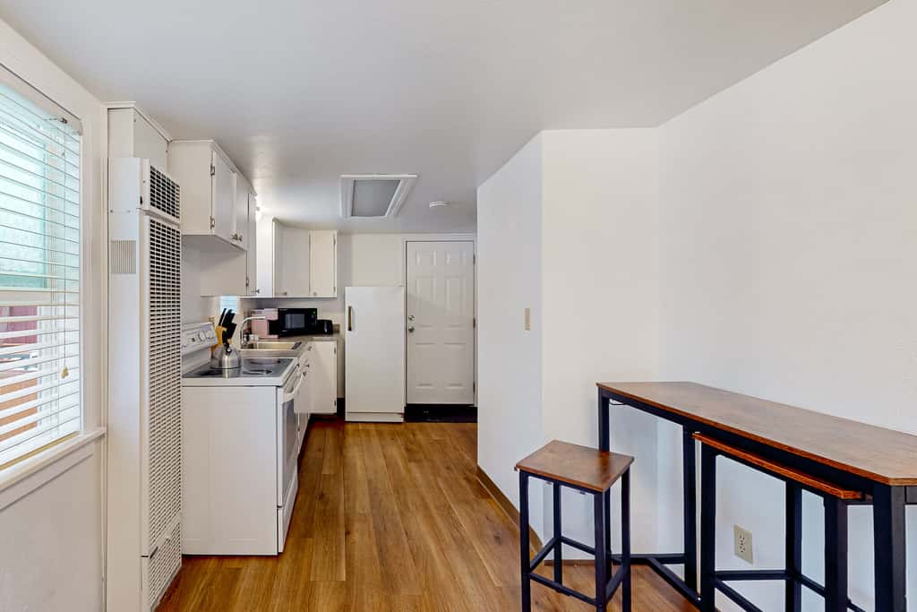 Near Golf & Parks! Couple's Haven in Klamath Falls