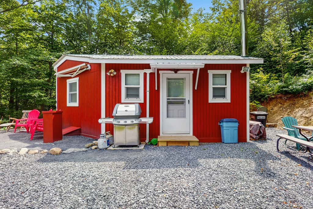 Tiny House at Sugarbush North: Adventure Hub!