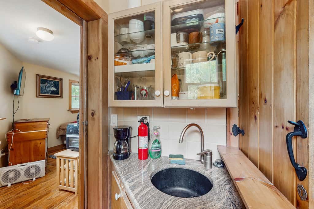 Tiny House at Sugarbush North: Adventure Hub!