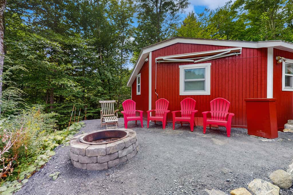 Tiny House at Sugarbush North: Adventure Hub!
