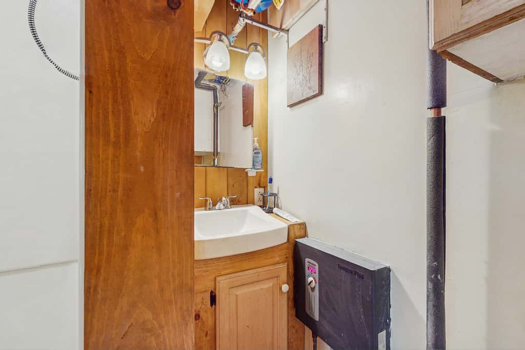 Tiny House at Sugarbush North: Adventure Hub!