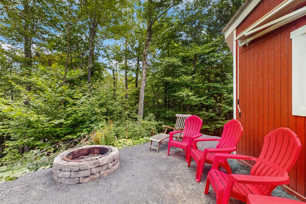 Tiny House at Sugarbush North: Adventure Hub!