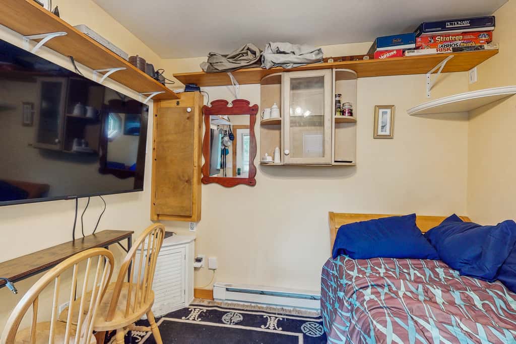 Tiny House at Sugarbush North: Adventure Hub!