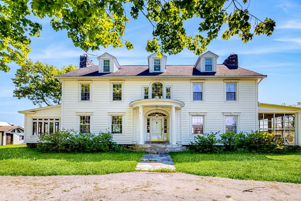 Group Getaway on Working Farm! Near Saratoga