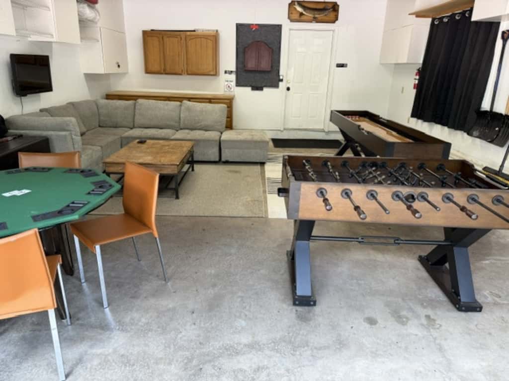 Hot Tub & Game Room! Pinetop 'Wild Horse Retreat'