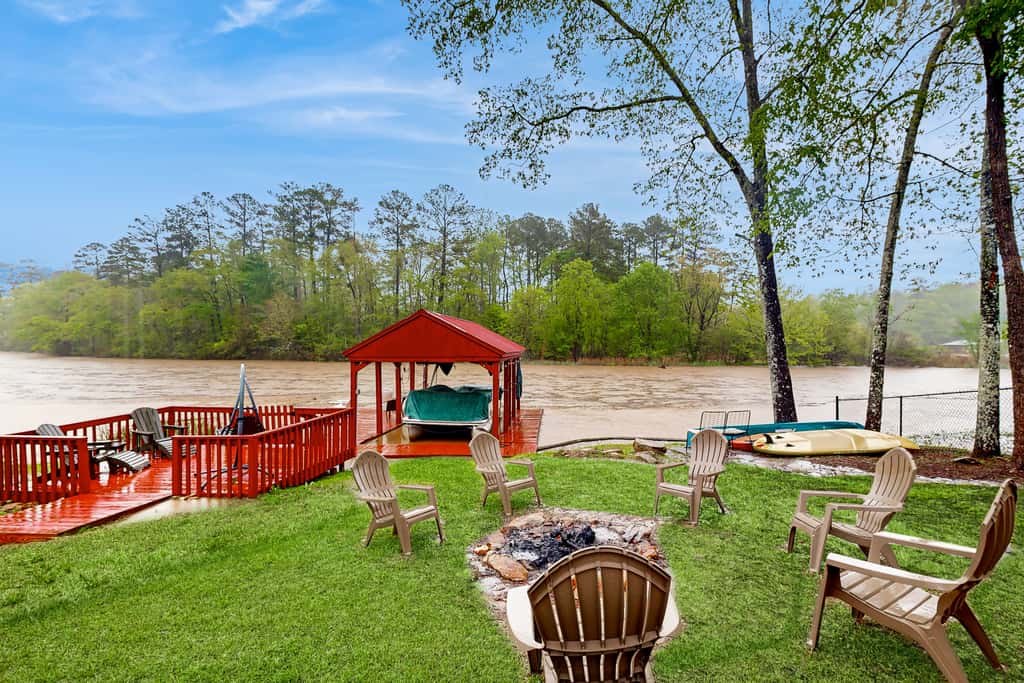 Lakefront Eatonton Haven w/ Dock: Bring Your Boat!