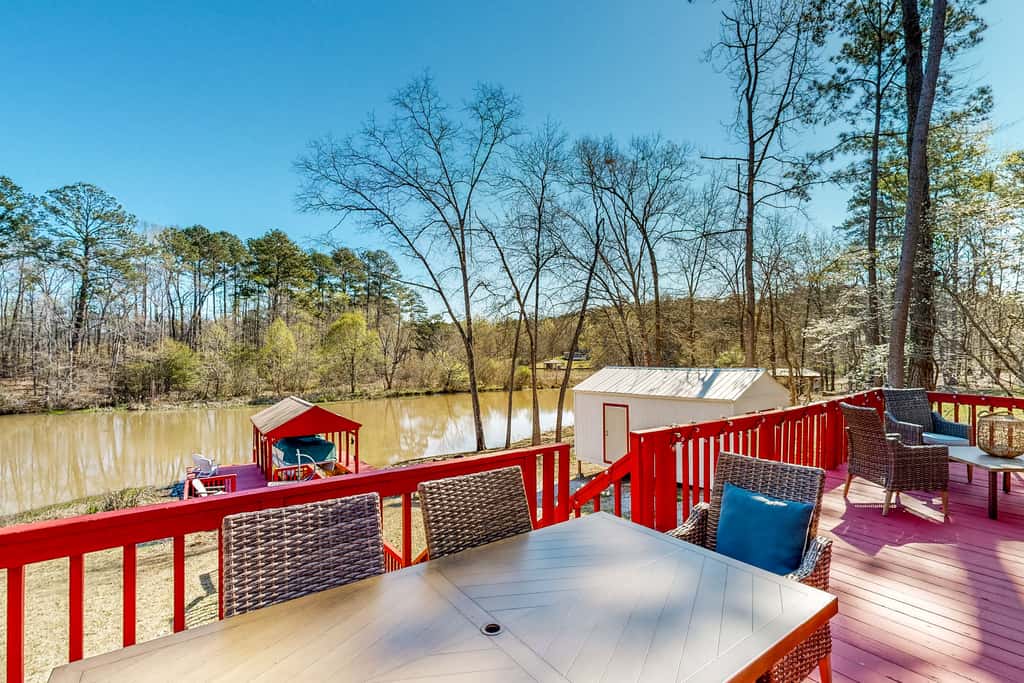 Lakefront Eatonton Haven w/ Dock: Bring Your Boat!