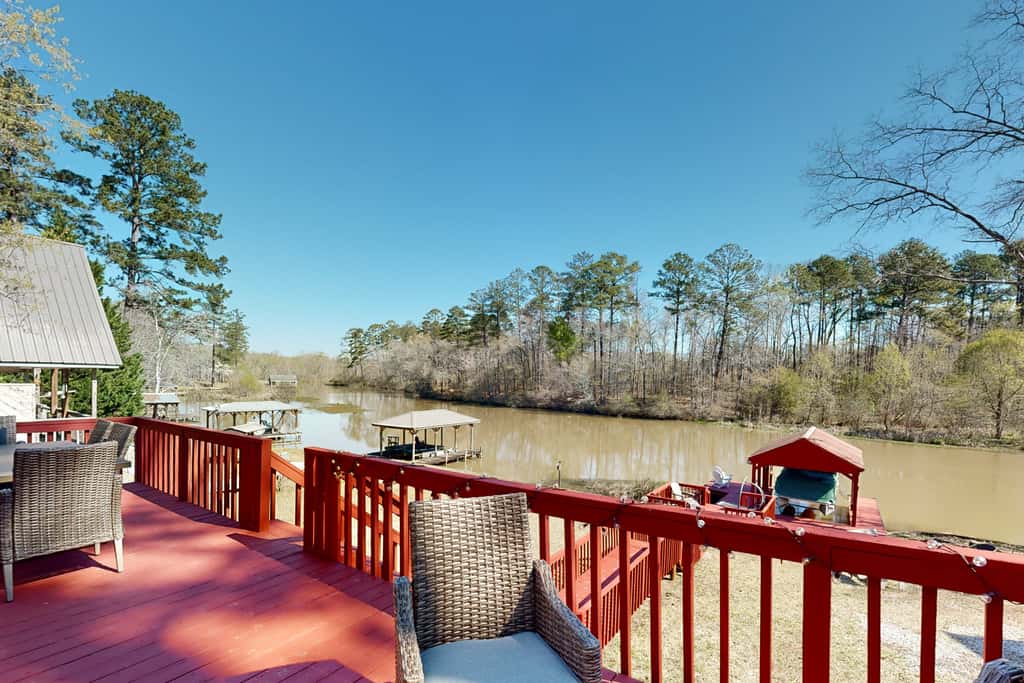 Lakefront Eatonton Haven w/ Dock: Bring Your Boat!