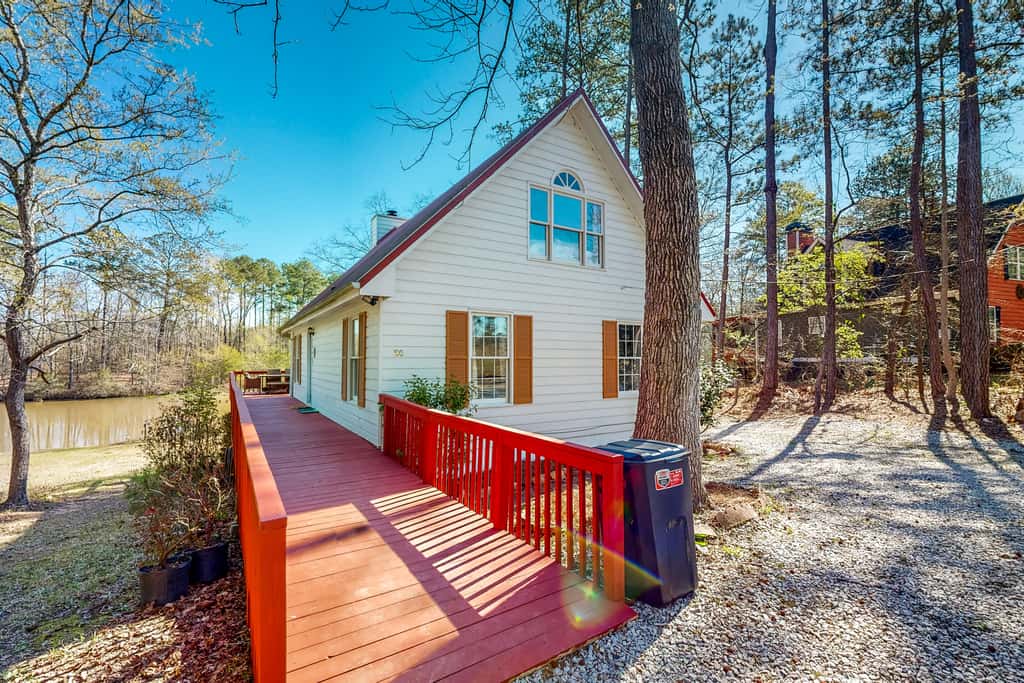 Lakefront Eatonton Haven w/ Dock: Bring Your Boat!