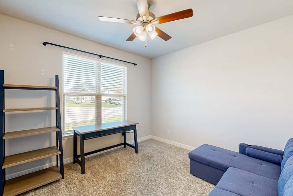 Family Retreat! South College Station Home w/ Yard