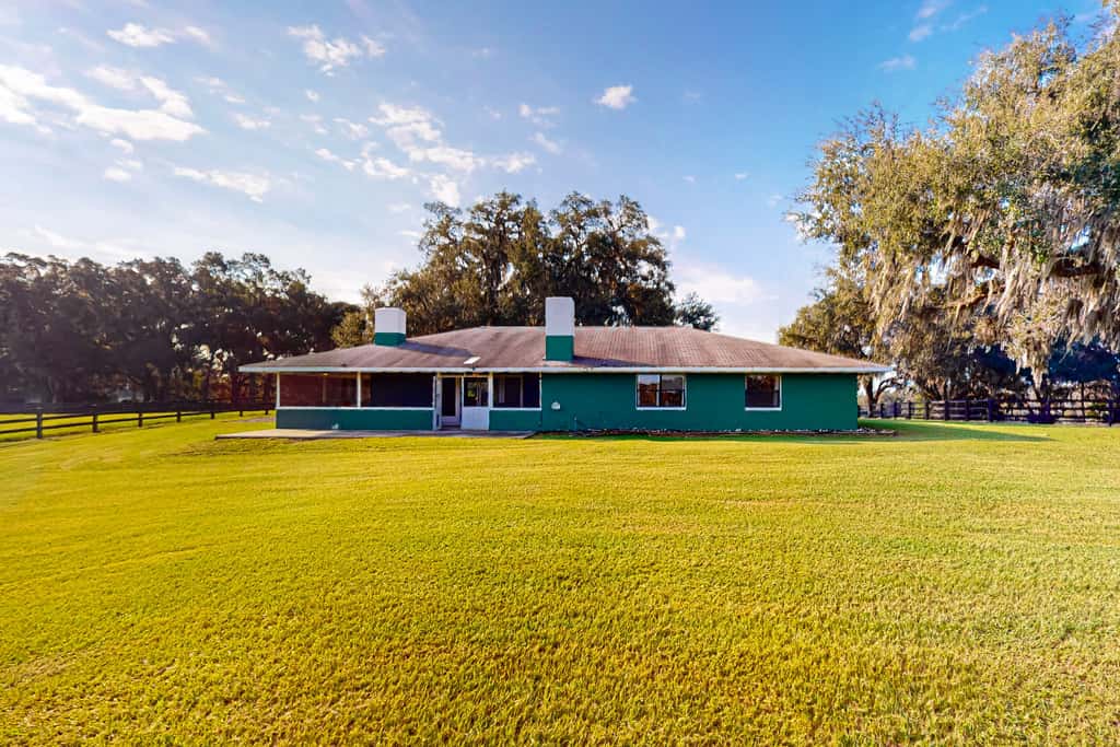 7 Mi to Paynes Prairie Preserve! Rural Retreat