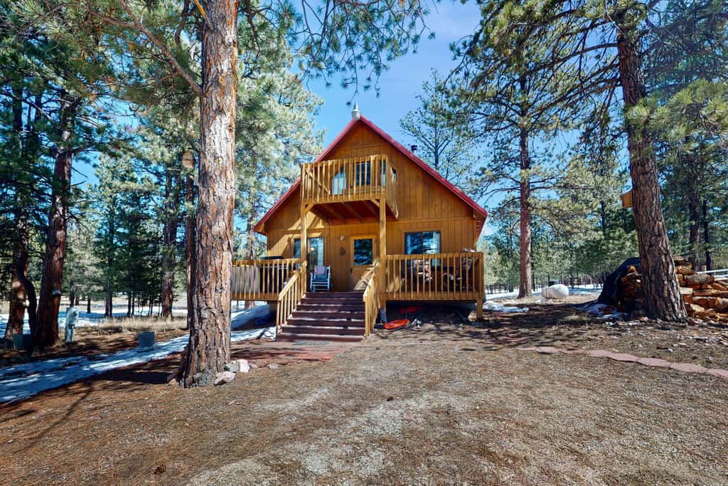 Tranquil Wet Mtn Cabin w/ Views on 3 Acres!