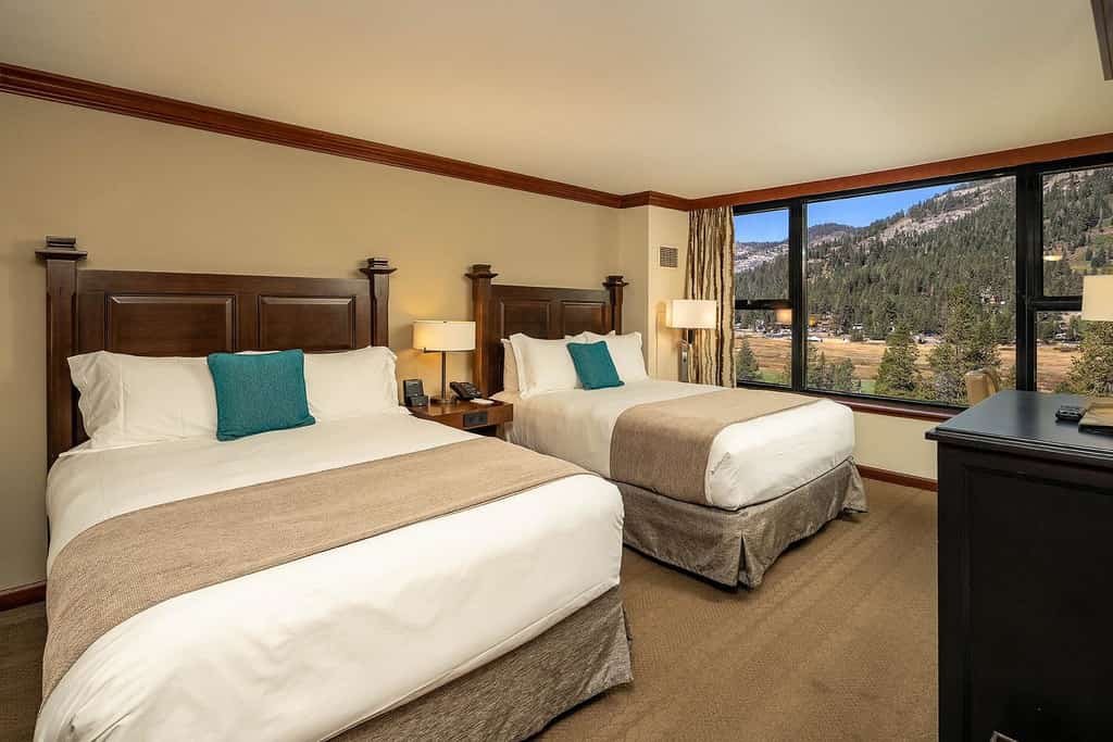 Hike, Ski & Ice Skate! Everline Resort Studio