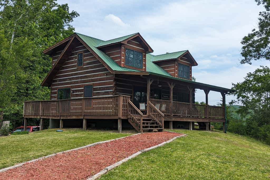 Hot Tub & River Views: 'Doolittle Mountain Cabin'