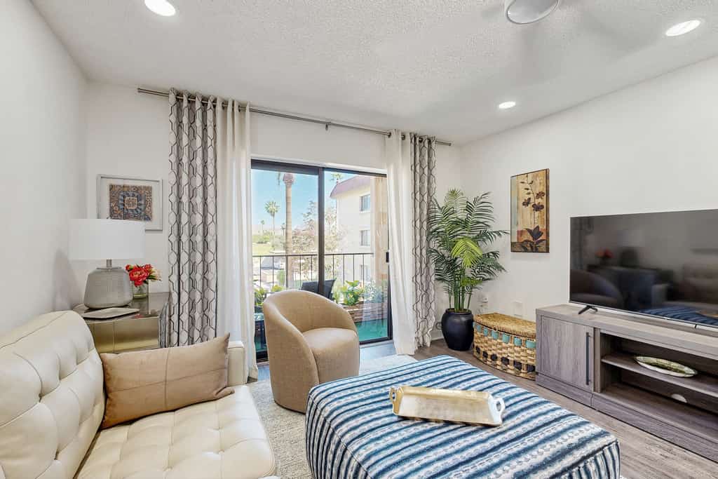 Mtn-View Balcony: Condo 6 Mi to Dtwn Phoenix