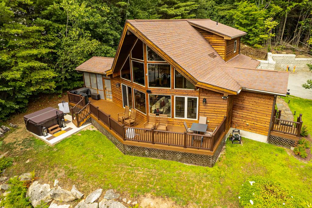 Hot Tub, Lake Views! All-Season Hinsdale Haven