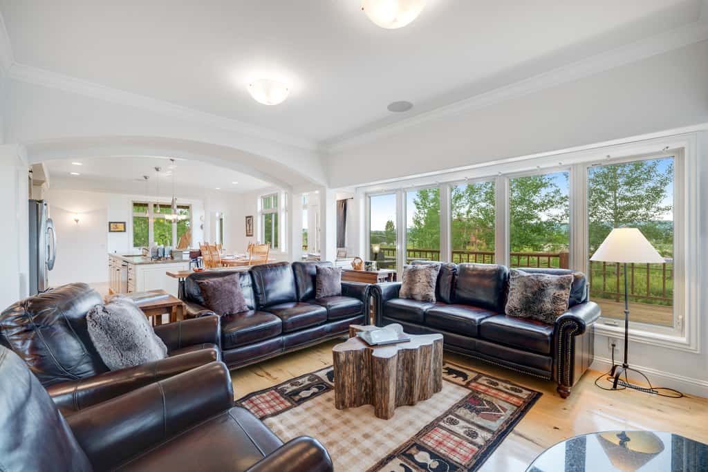 Fun w/ Family! Mtn-View Gem w/ Deck in Driggs