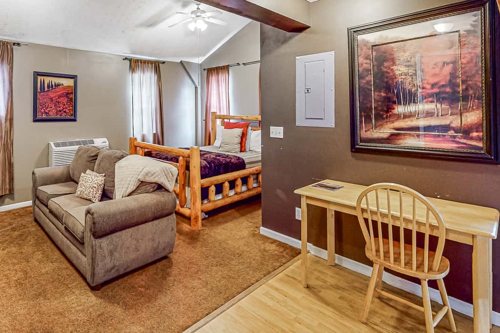 Hot Tub, Lake Monroe Views! 22-Acre Outdoor Oasis