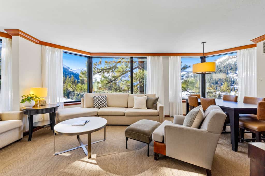 Ski, Hike & Relax: Everline Resort Corner Suite