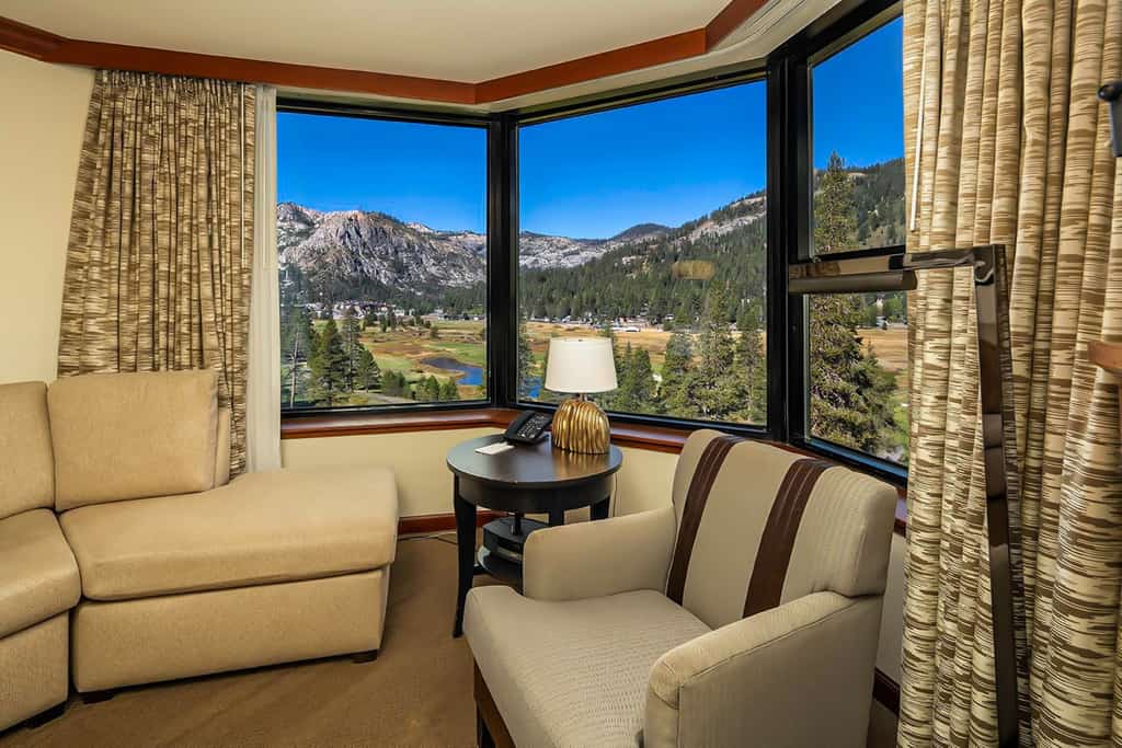 7th-Floor Everline Suite w/ Winter Resort Perks!
