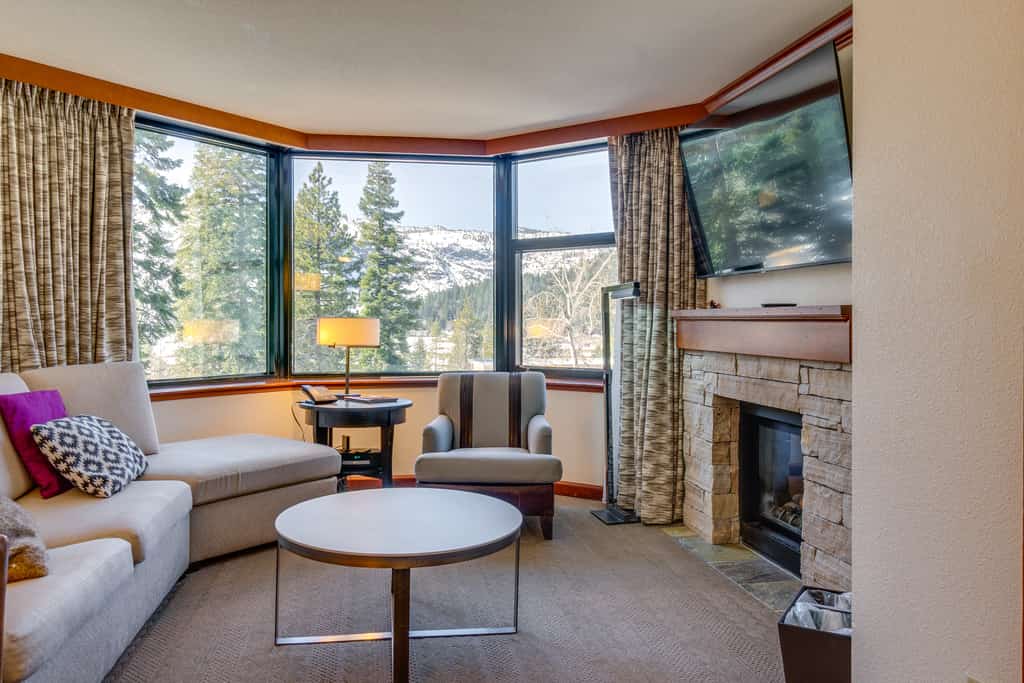 Walk to Ski Lift: Cozy Everline Resort Getaway