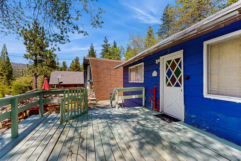 4 Mi to Snow Valley! Family Retreat w/ Deck