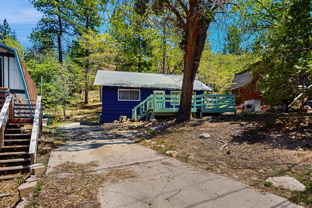 4 Mi to Snow Valley! Family Retreat w/ Deck