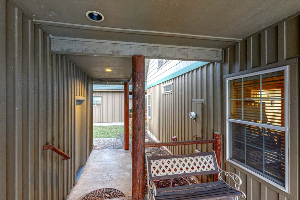Cabin w/ Mountain Views & Shared Pool & Hot Tub