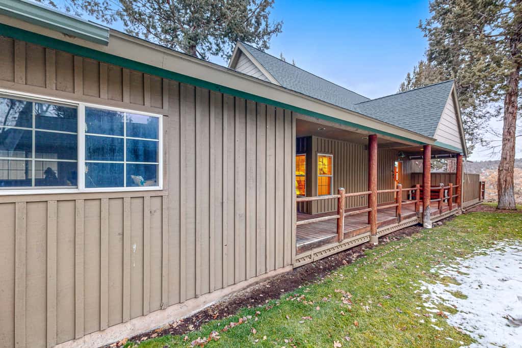 Cabin w/ Mountain Views & Shared Pool & Hot Tub