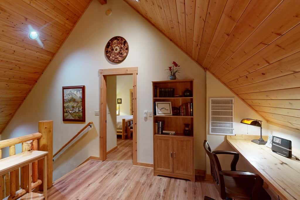 Cabin w/ Mountain Views & Shared Pool & Hot Tub