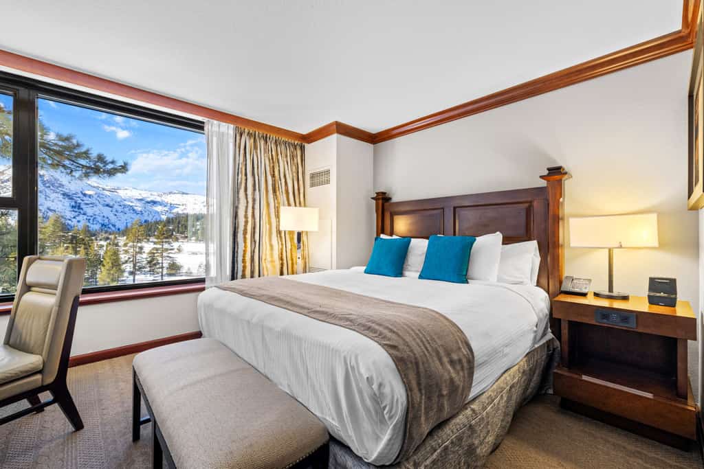 Golf, Hike & Ski! Luxe Everline Resort Condo