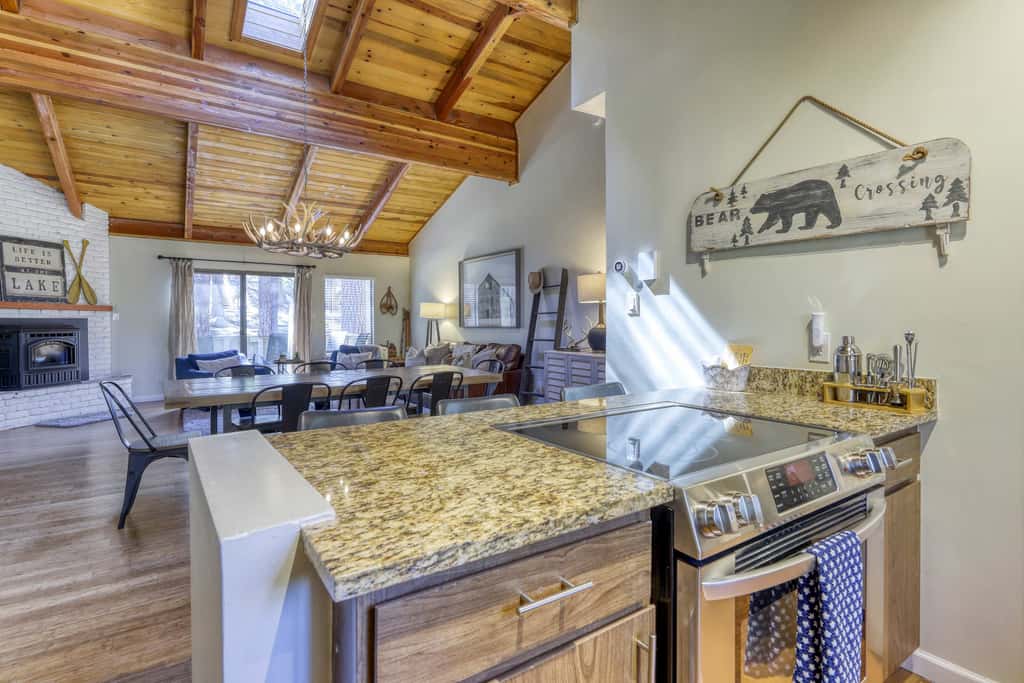 Slopes & Shores Chalet