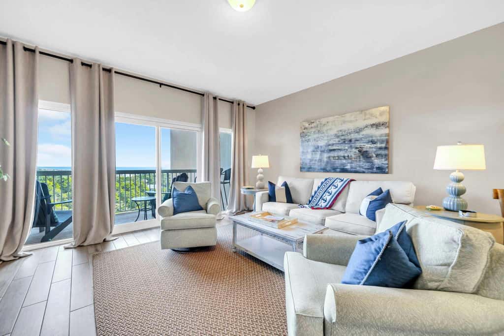 Vibrant condo with Resort amenities near beach