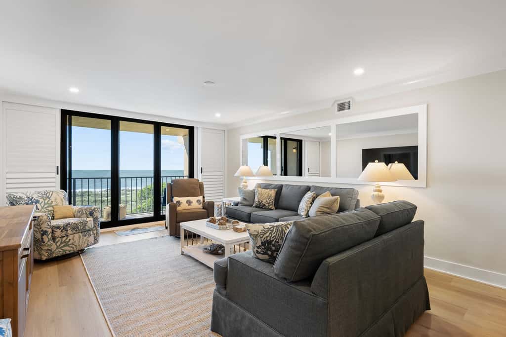 Luxury Direct Oceanfront 3BR Panoramic Ocean Views
