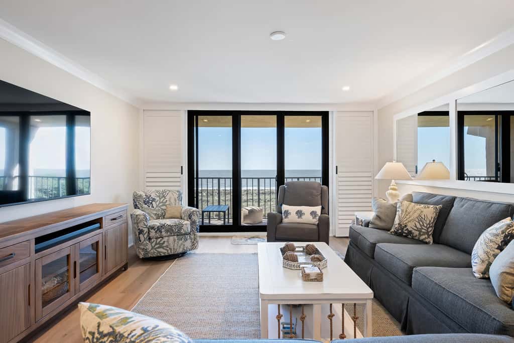 Luxury Direct Oceanfront 3BR Panoramic Ocean Views